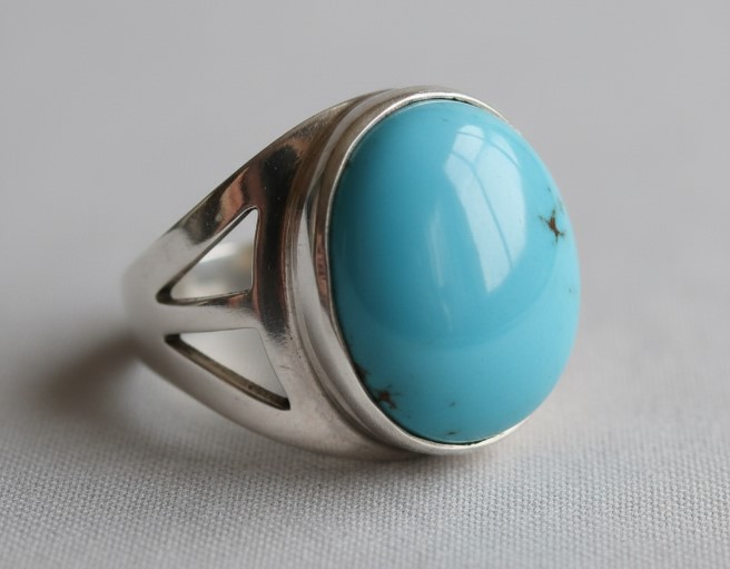 Vintage cabochon ring with turquoise stone