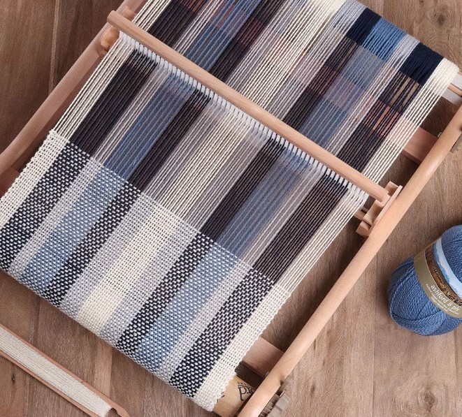 A Buyer's Guide to Rigid Heddle Looms