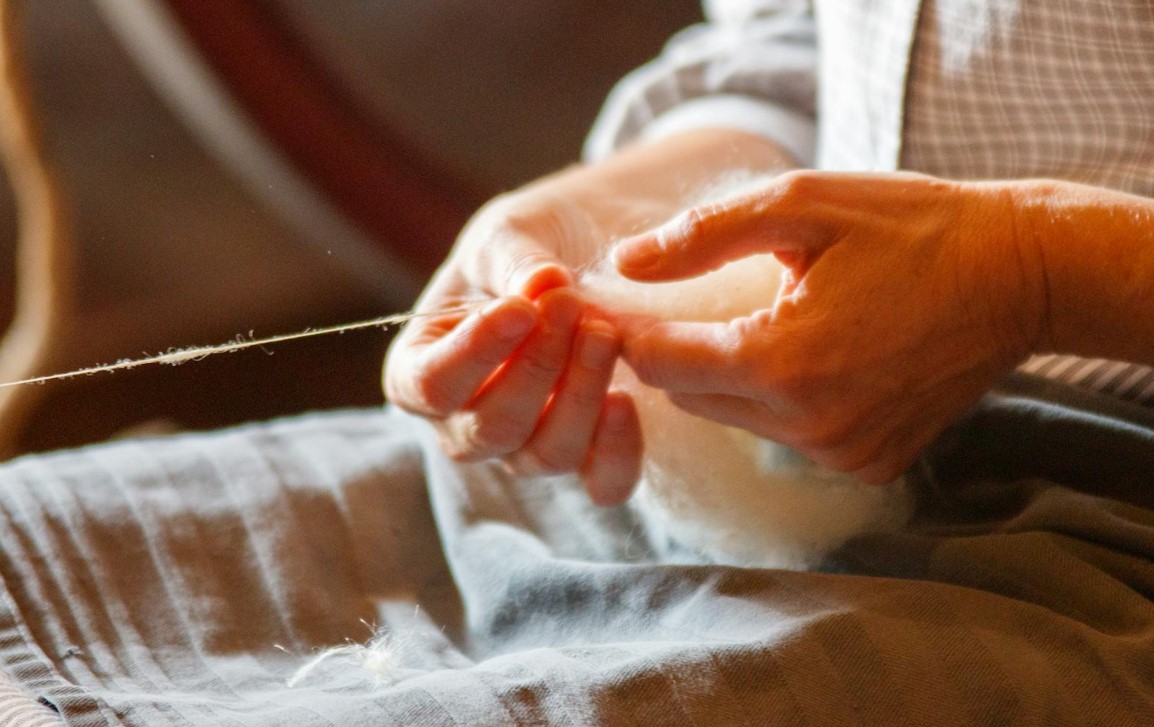 Fiber Drafting: The Hand Coordination That Actually Makes Yarn