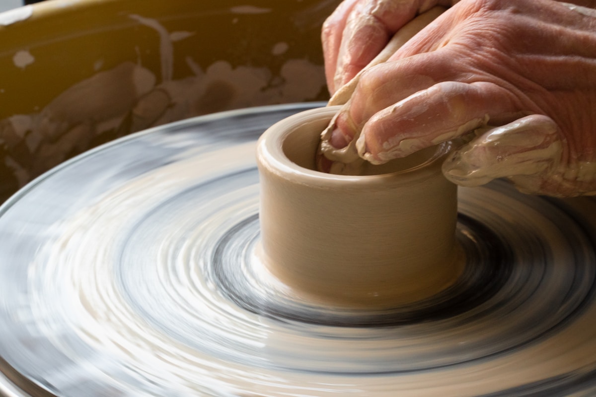 Electric Kiln vs Gas Kiln: The Choice That Changes Your Glazes