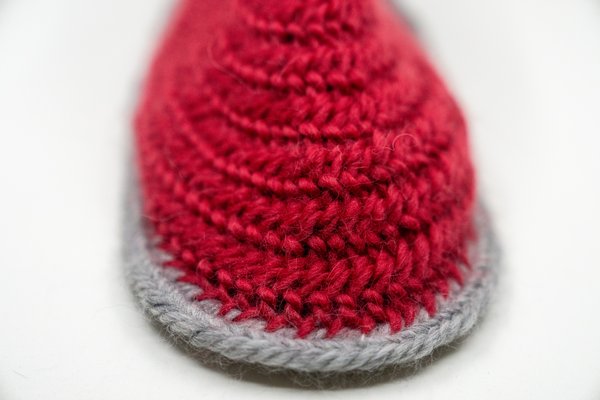 Nalbinding: The Ancient Textile Technique That Predates Knitting by Thousands of Years