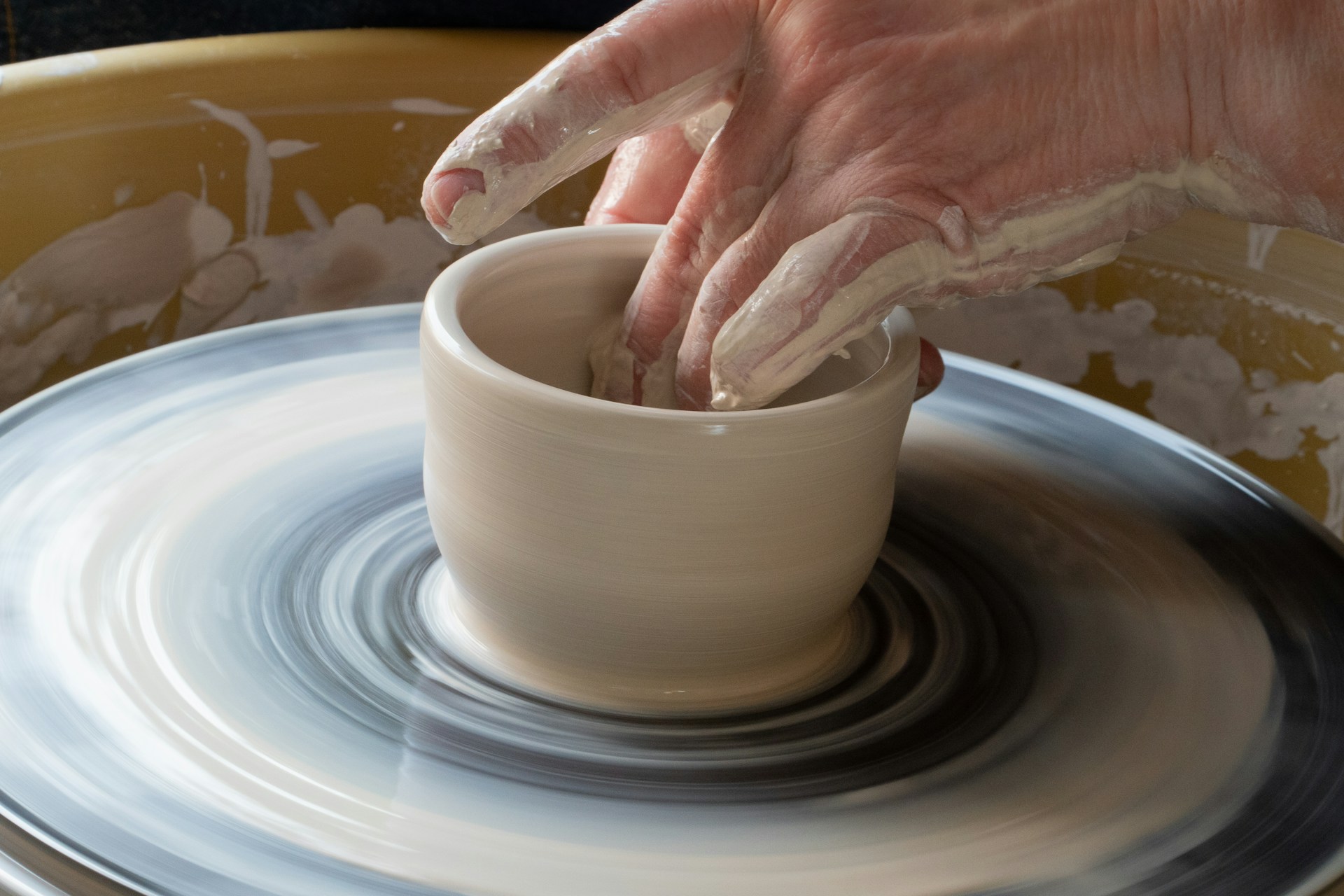 Pottery Wheels Under $500 vs Professional Models | The Real Differences